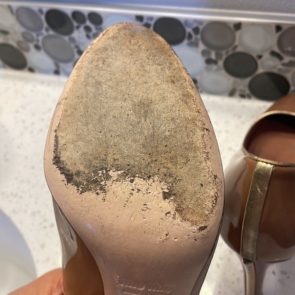MIU Miu woman’s brown patent leather heels - Picture 15 of 16